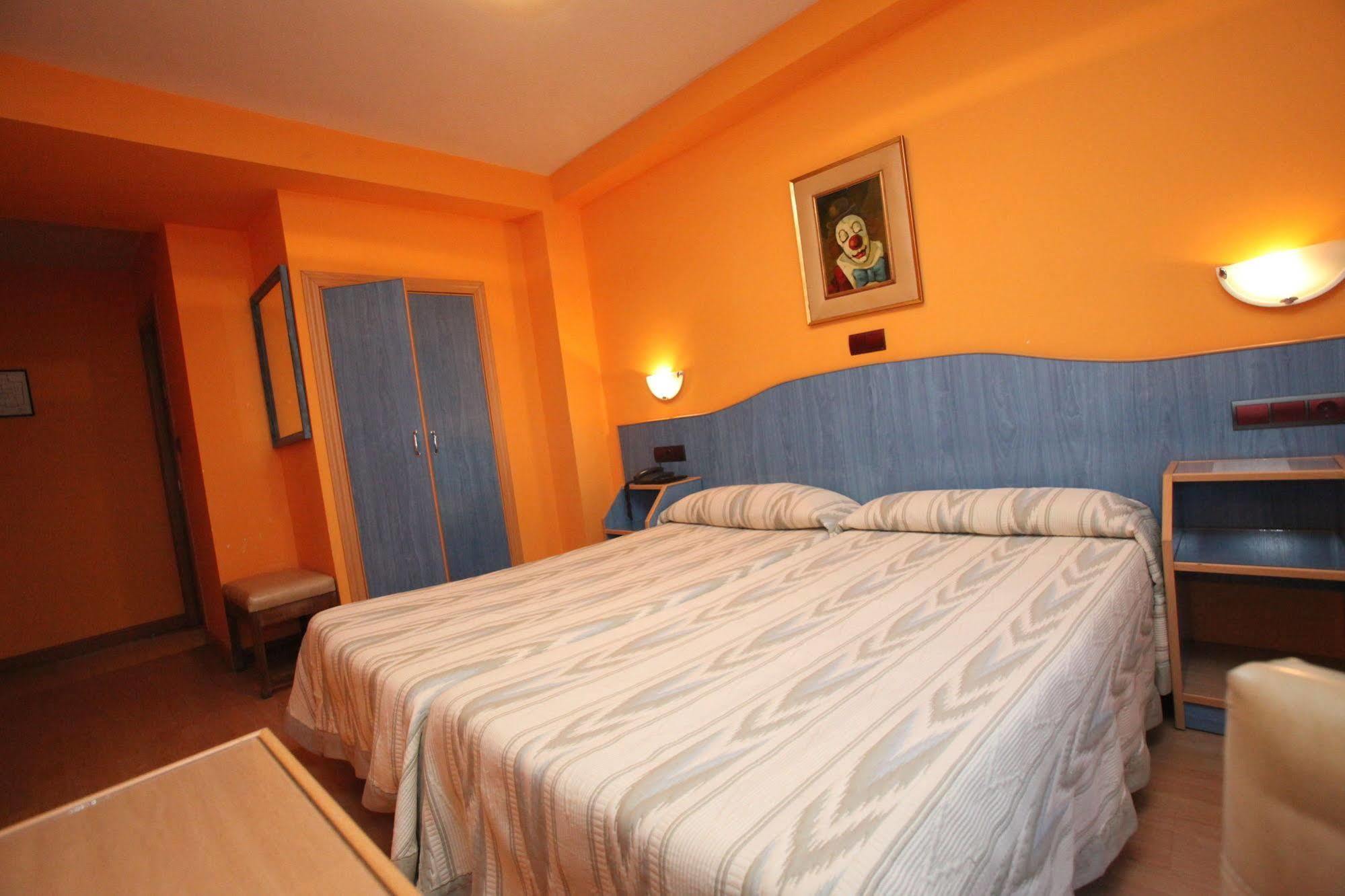 Hostal Don Suero León Extérieur photo