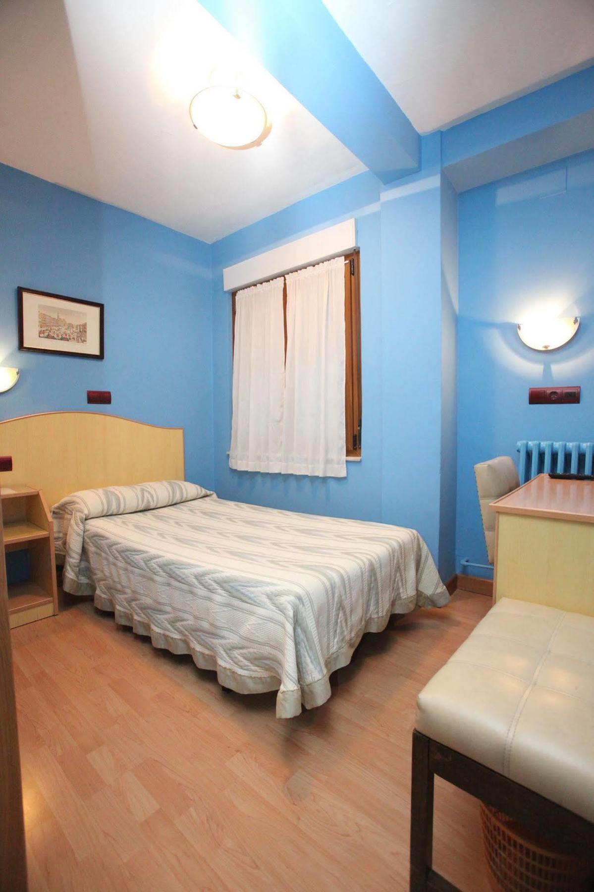 Hostal Don Suero León Extérieur photo